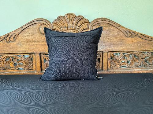 Dumbara Cushion 2