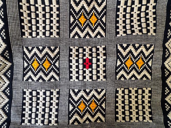 Dumbara Cushion 4