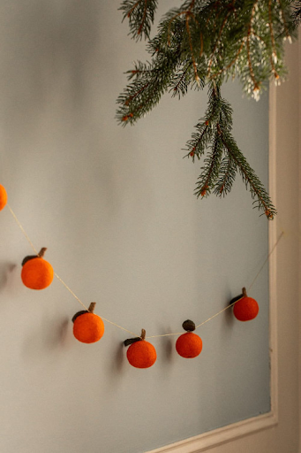 Clementine Garland
